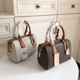 Picture of Michael Kors Lady Handbags _SKUfw106631843fw